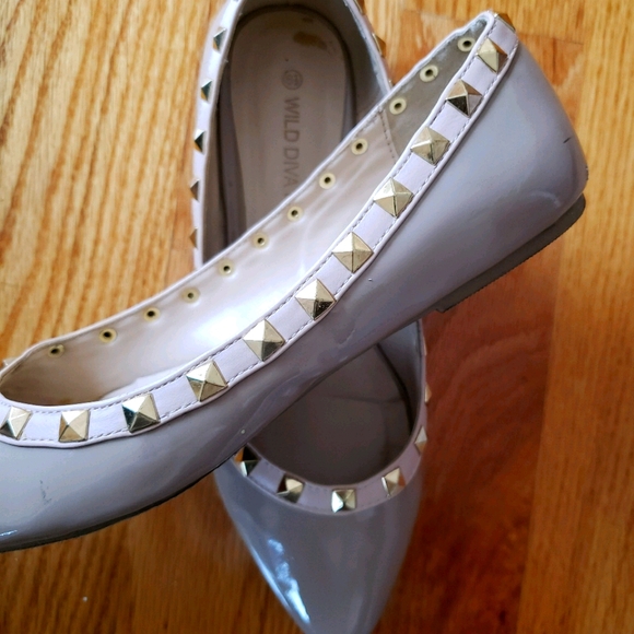 Flats - Picture 2 of 6